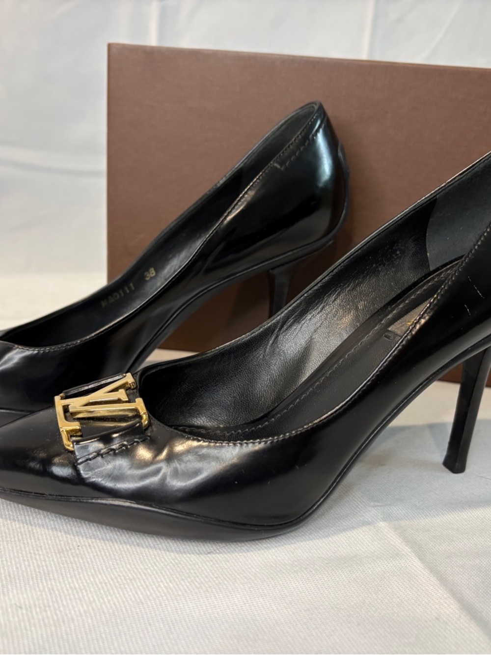 Louis Vuitton LV Logo Black Leather Heels Pumps Size 38 Made in Italy - Picture 3 of 11